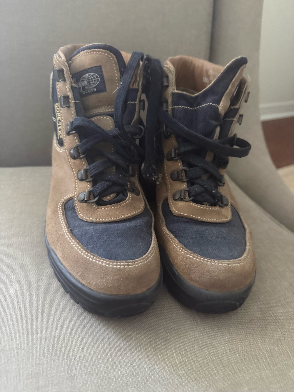 Vintage Vasque Hiking Boots 7M